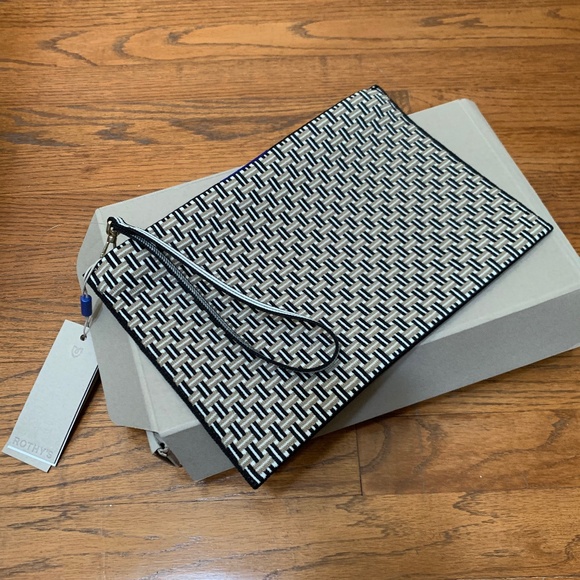 Rothy’s Wristlet Jetset Black NWT - Picture 1 of 4